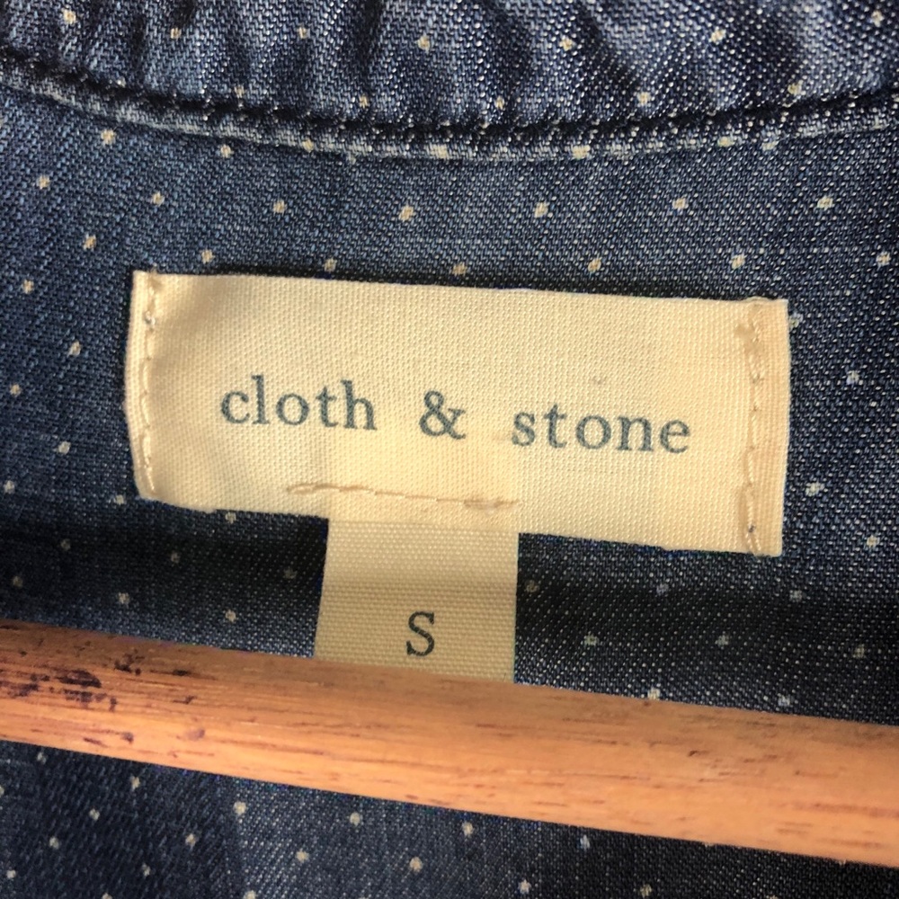 Cloth & Stone Denim Polkadot Button Down casual Size Small Pullover Collar Neck - Picture 4 of 8
